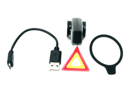 Maxxus lampe arrière avec USB warning 1